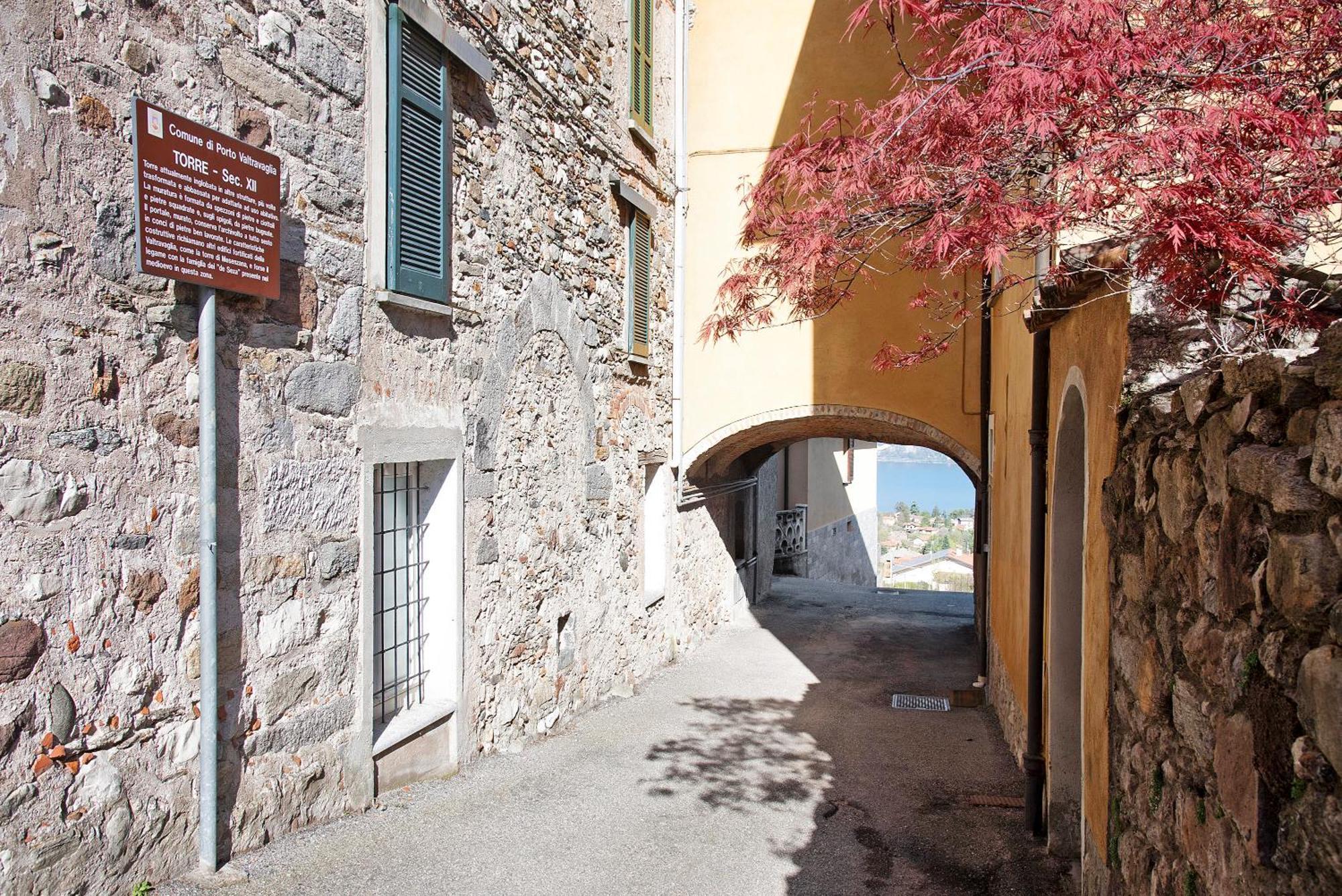 La Vecchia Torre Apartment Porto Valtravaglia Exterior photo